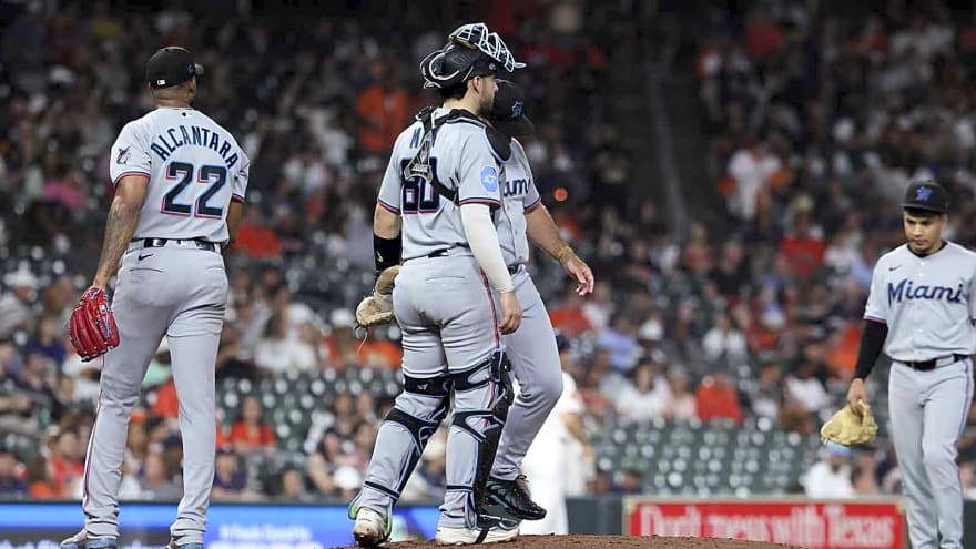 Astros extend Marlins’ losing streak to 9 games