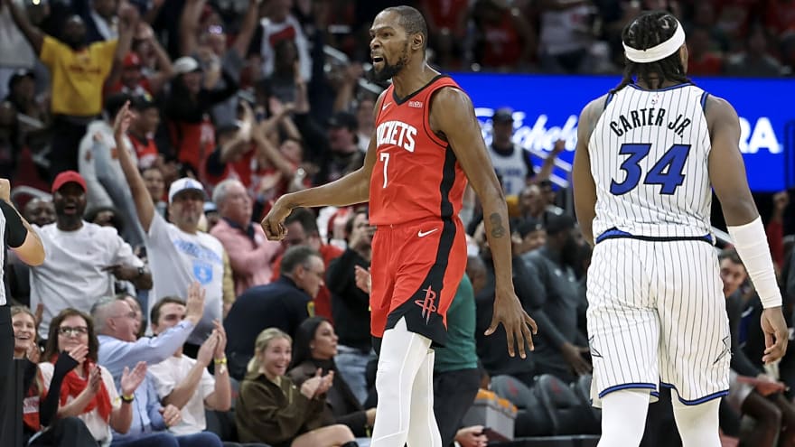 Rockets’ Kevin Durant pulls even with Russell Westbrook with latest NBA feat