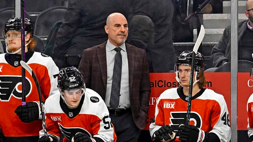 2 Flyers most to blame for 2nd-round sweep against Hurricanes