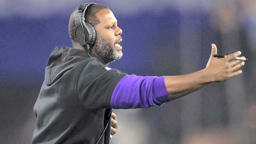 New York Giants request interview with Vikings assistant