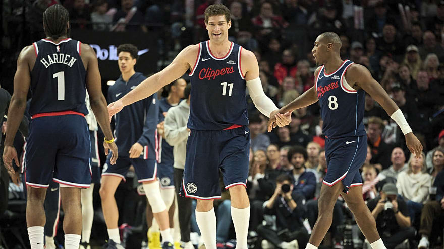 Clippers’ Brook Lopez joins elite company with 9 3-pointer game