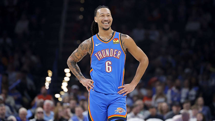 Thunder’s Jaylin Williams gets punished for sportsmanship on strange turnover vs. Suns