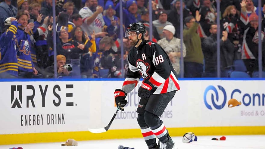 Alex Tuch’s ‘outworked’ truth bomb after Game 5 Canadiens loss