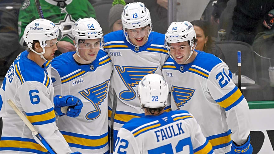 Blues star veteran throws his hands up over ongoing trade rumors