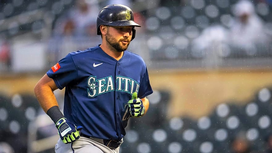 Mariners’ Cal Raleigh eases concerns over injury scare with batting cage update