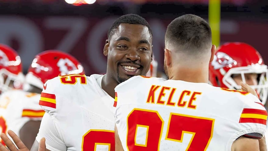 Chiefs’ Chris Jones is begging Travis Kelce to play 1 more year