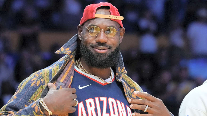 LeBron James gets real on having sciatica