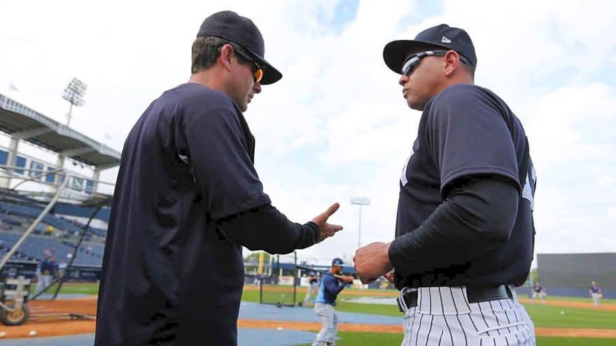 Yankees’ Aaron Boone the butt of Alex Rodriguez joke after showing up to game with limp