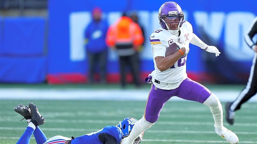 Vikings’ Justin Jefferson suffers ankle injury scare vs. Buccaneers