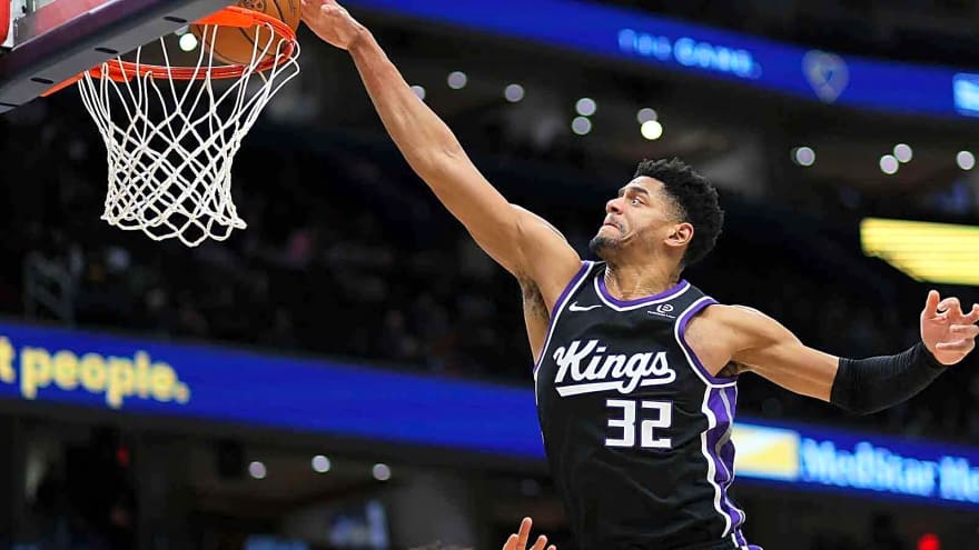 Kings ink promising rookie big man to standard contract
