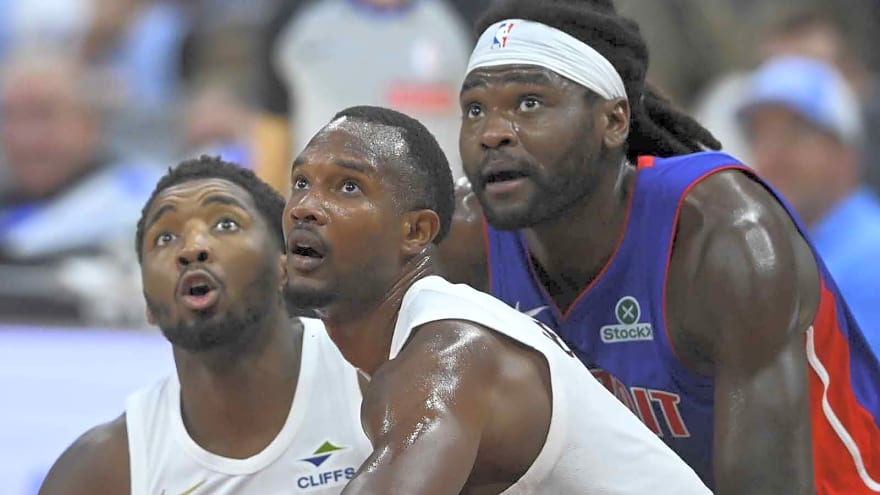 Cavs fined $100,000 for sitting Donovan Mitchell, Evan Mobley