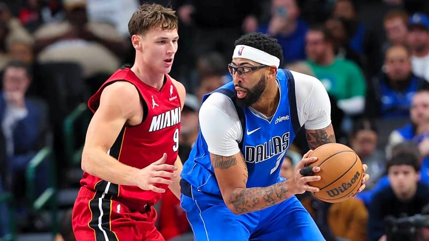 Carmelo Anthony warns Anthony Davis of Chris Paul treatment