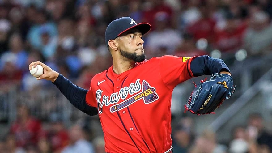 Braves’ Robert Suarez get big injury update ahead of postseason