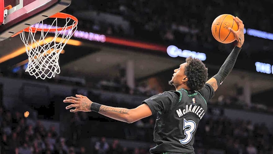 Timberwolves’ Jaden McDaniels posterizes Deni Avdija with fastbreak dunk