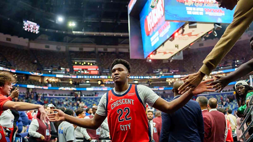 Tim Duncan’s text about Pelicans’ Derik Queen revealed on broadcast