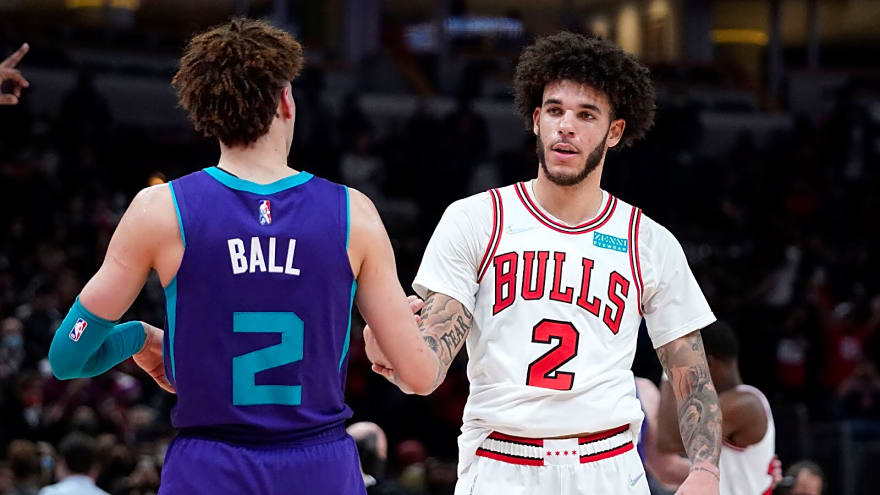 Timberwolves’ LaMelo Ball calls out his hatin’ a** brother Lonzo after hilarious missed travel