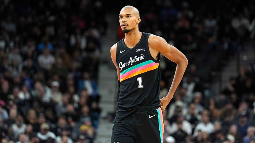 Spurs’ Victor Wembanyama talks knee bump with Giannis Antetokounmpo