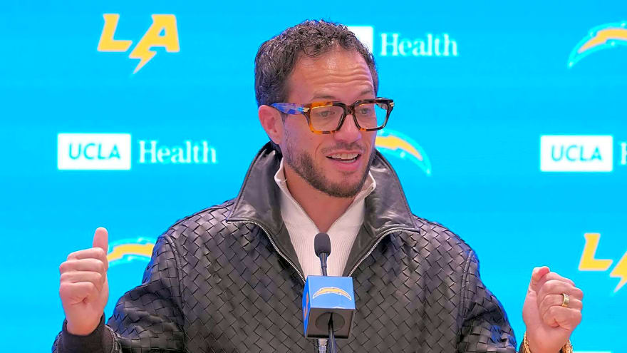 Ex-Mike McDaniel assistant joining him with Chargers to help offense