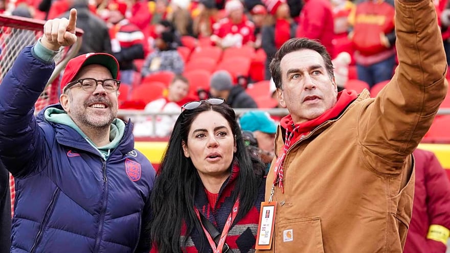 Chiefs go back to 90s Rob Riggle in 2026 schedule reveal