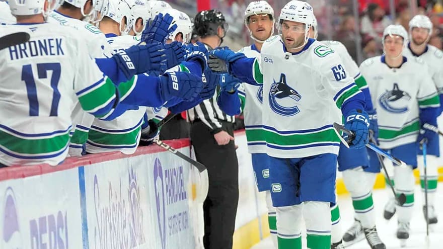 Canucks rumors: Vancouver open to trading newest member of forward core