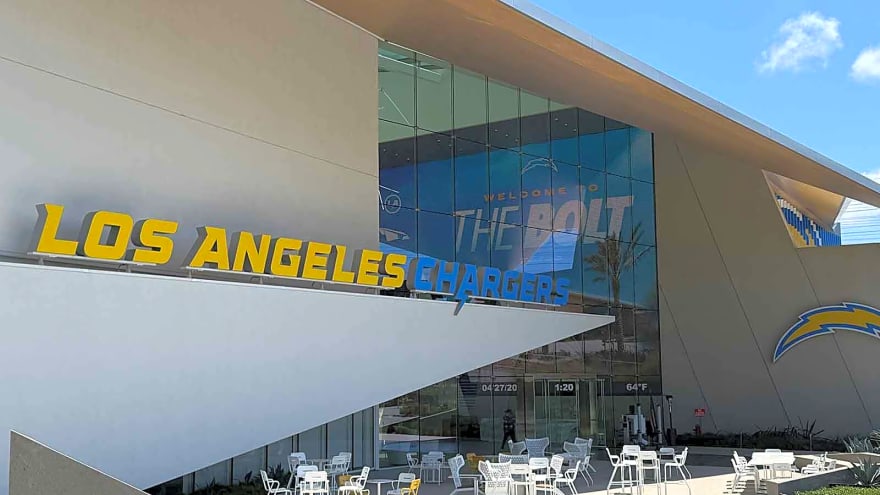 Chargers dip into Mike Vrabel-Dianna Russini drama in schedule release