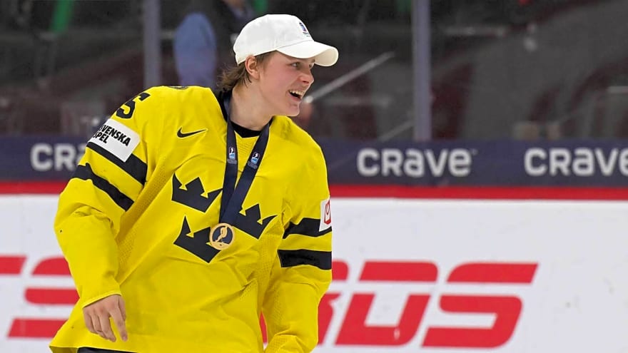 Sharks sign No. 2 overall pick Ivar Stenberg to entry-level contract