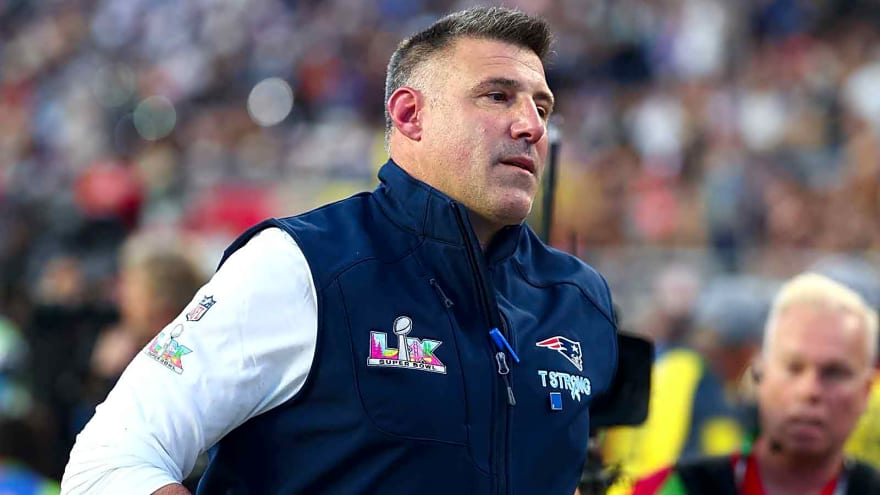 Patriots’ Mike Vrabel refuses to quit AJ Brown trade talks