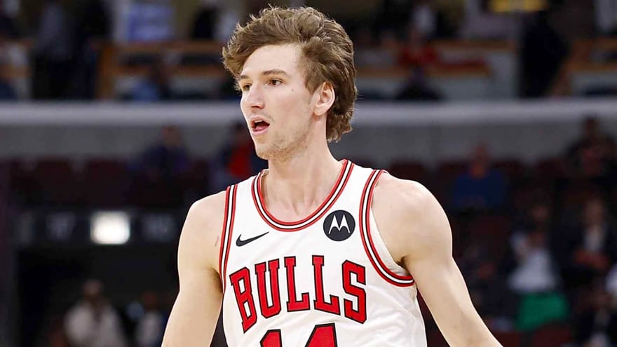 Matas Buzelis exits Thunder clash with apparent foot injury