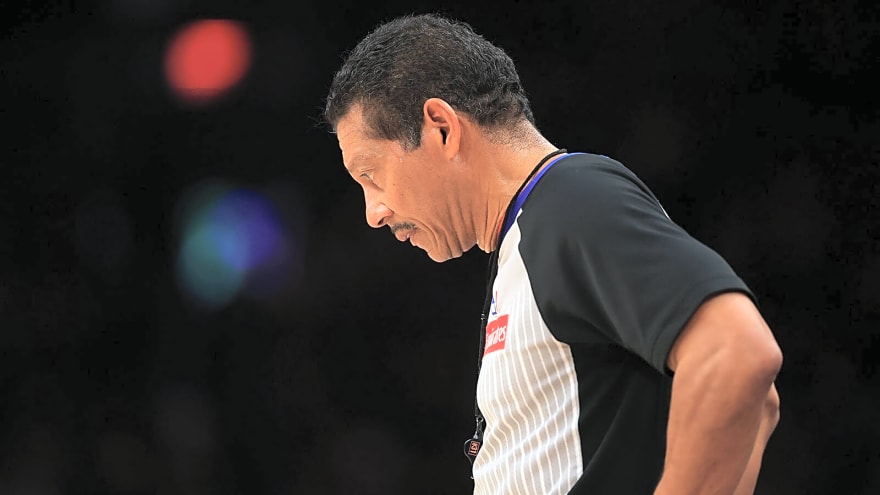 Bill Kennedy exits 76ers-Magic game in wheelchair with leg injury