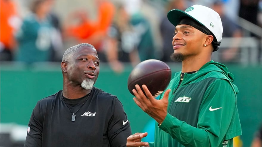 The Geno Smith trade is a disaster for the Jets that will result in Aaron Glenn being fired