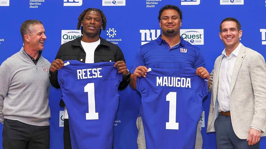 Arvell Reese, Francis Mauigoa still unsigned amid flurry of Giants moves