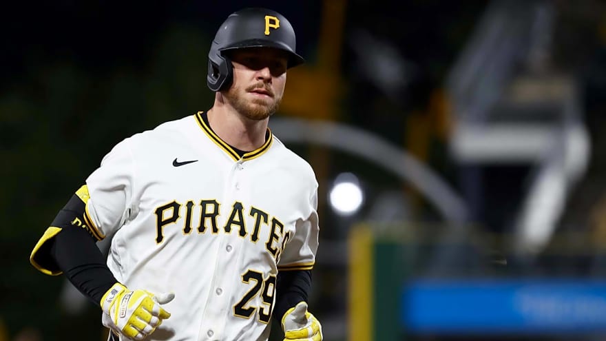 Pirates’ Ryan O’Hearn exits Phillies game with quad injury