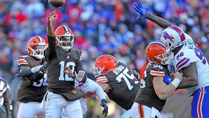 Browns QB Shedeur Sanders pushes back on question about decision vs. Bills