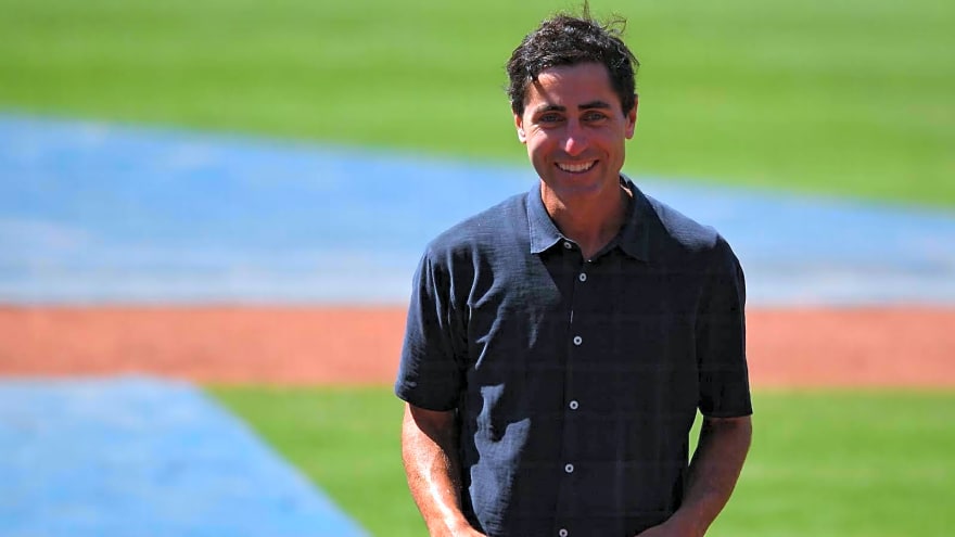 Padres’ AJ Preller responds to Manny Machado’s extension endorsement with $300 million quip