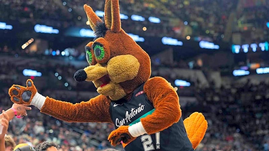 Spurs’ mascot Coyote fires up crowd with spoof of viral ‘Crazy Hispanic fans’ lady