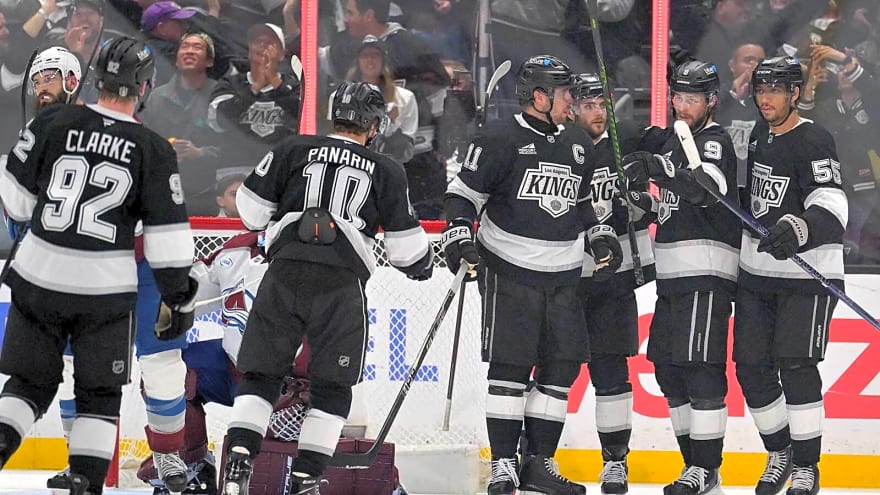 Kings coach DJ Smith says LA ‘deserves a bounce’ amid 0-3 hole vs. Avalanche