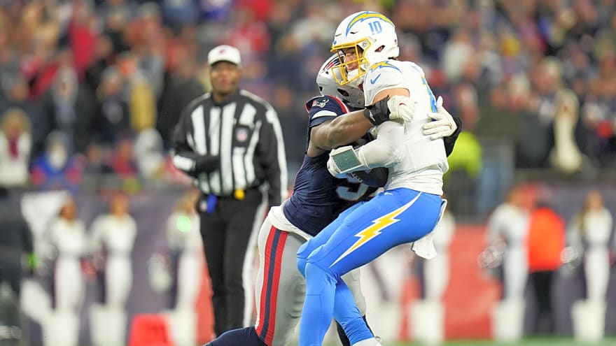 Patriots’ Milton Williams leaves Mike Vrabel bloody after game-ending sack celebration