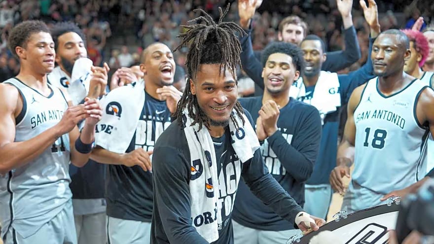 Spurs’ Stephon Castle becomes youngest player in NBA history to accomplish this feat