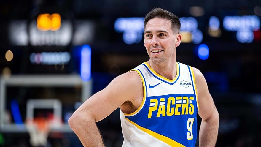 Pacers’ TJ McConnell fakes hamstring injury after transition layup