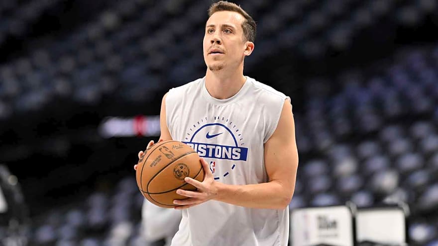 Pistons’ Duncan Robinson picks up knee injury during game vs. Mavericks