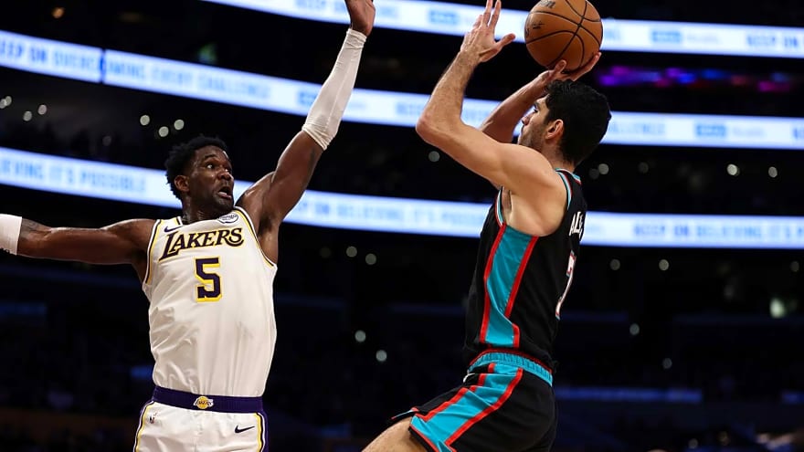 The ‘contagious’ effect Deandre Ayton thinks Lakers need more of