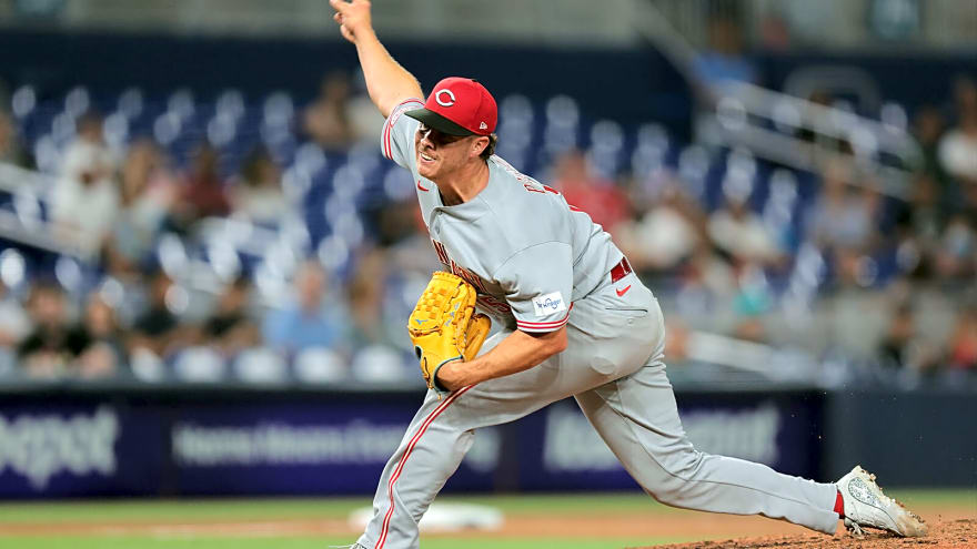 Reds place Emilio Pagan on IL ahead of Cubs game