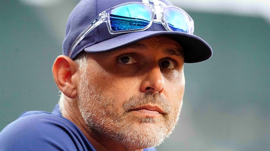 Rays shut down reliever with shoulder injury