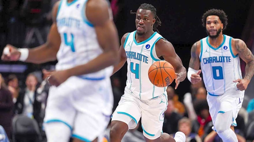 Hornets’ Sion James hit wild halfcourt shot at the buzzer despite tight defense