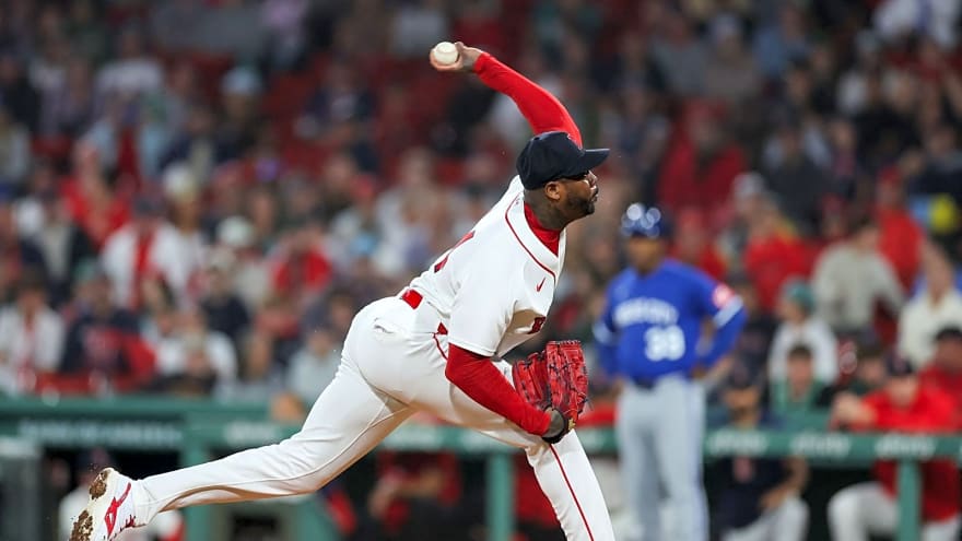 Red Sox Provide Timeline For Aroldis Chapman As He Battles Lat Injury