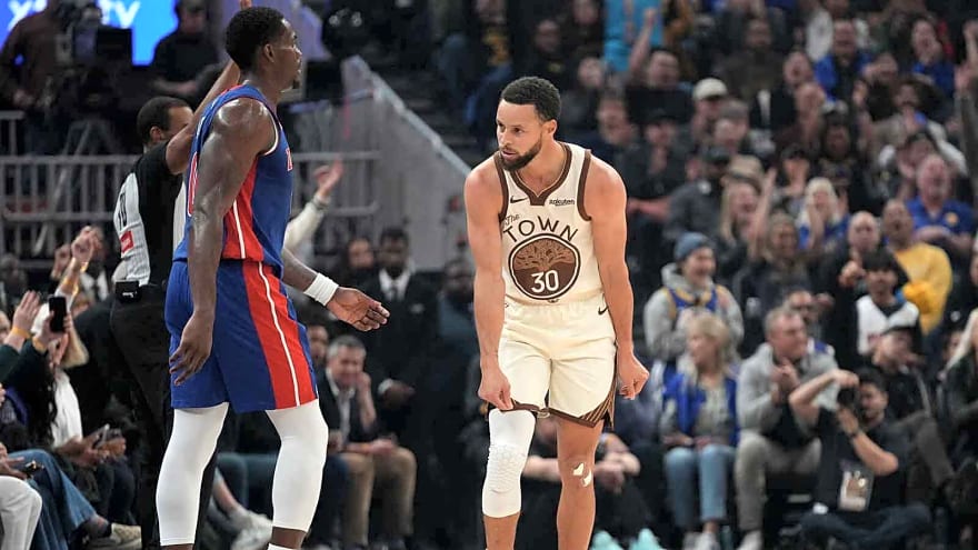 Warriors’ Stephen Curry makes trick shot off Draymond Green laser pass