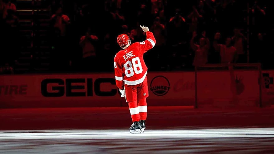 Patrick Kane’s immediate reaction to scoring 500 goals