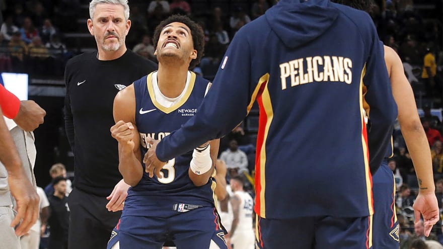 Spurs fan making $10,000 half-court shot off shot clock leaves Jordan Poole stunned