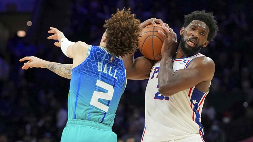 76ers star Joel Embiid gives LaMelo Ball injury scare with elbow to the face