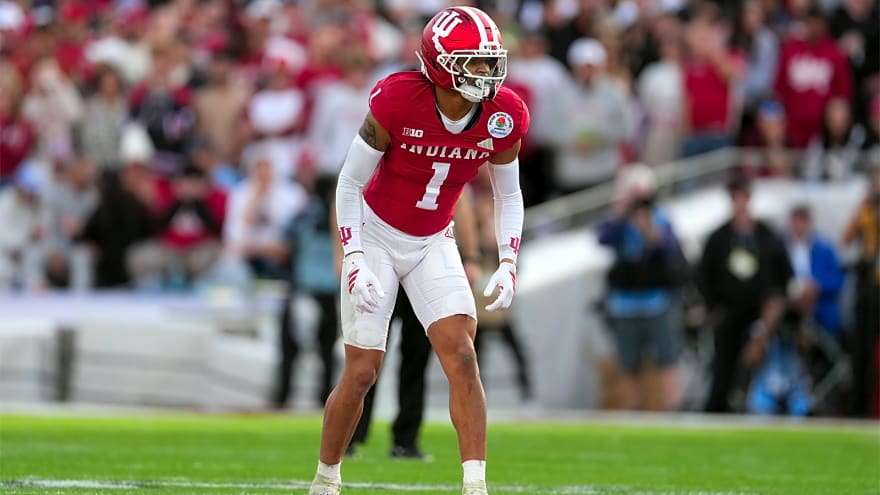 Indiana football re-signs starting safety for 2026 season amid CFP run